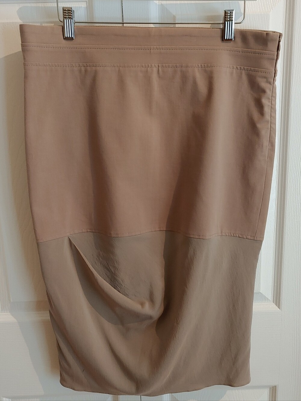 Brunello Cucinelli Beige Cotton Silk Pencil Skirt. Size 10